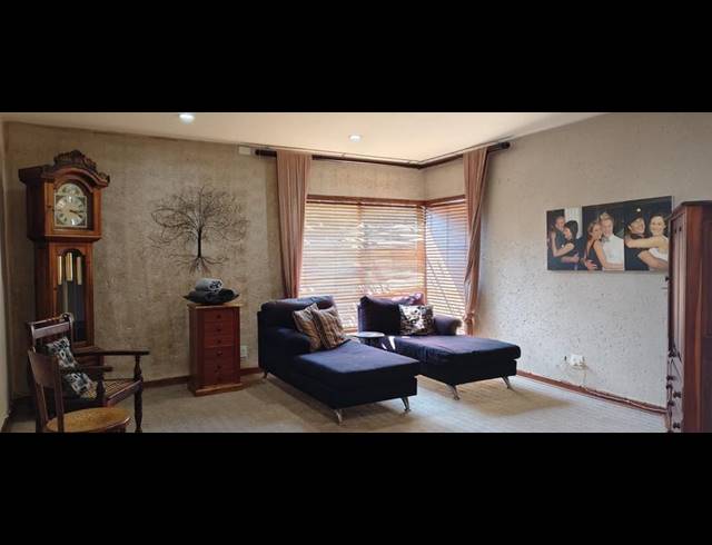 5 BEDROOM CLUSTER FOR SALE IN BRENTWOOD
